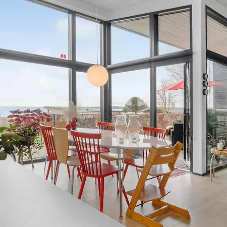 Vakantiehuis Cozy In With House Sea View